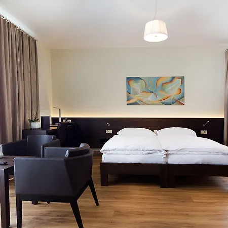 غلانيس فندق غلاند